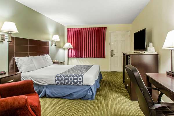  - Rodeway Inn Groton - I-95, Exit 87