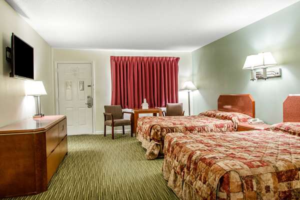  - Rodeway Inn Groton - I-95, Exit 87