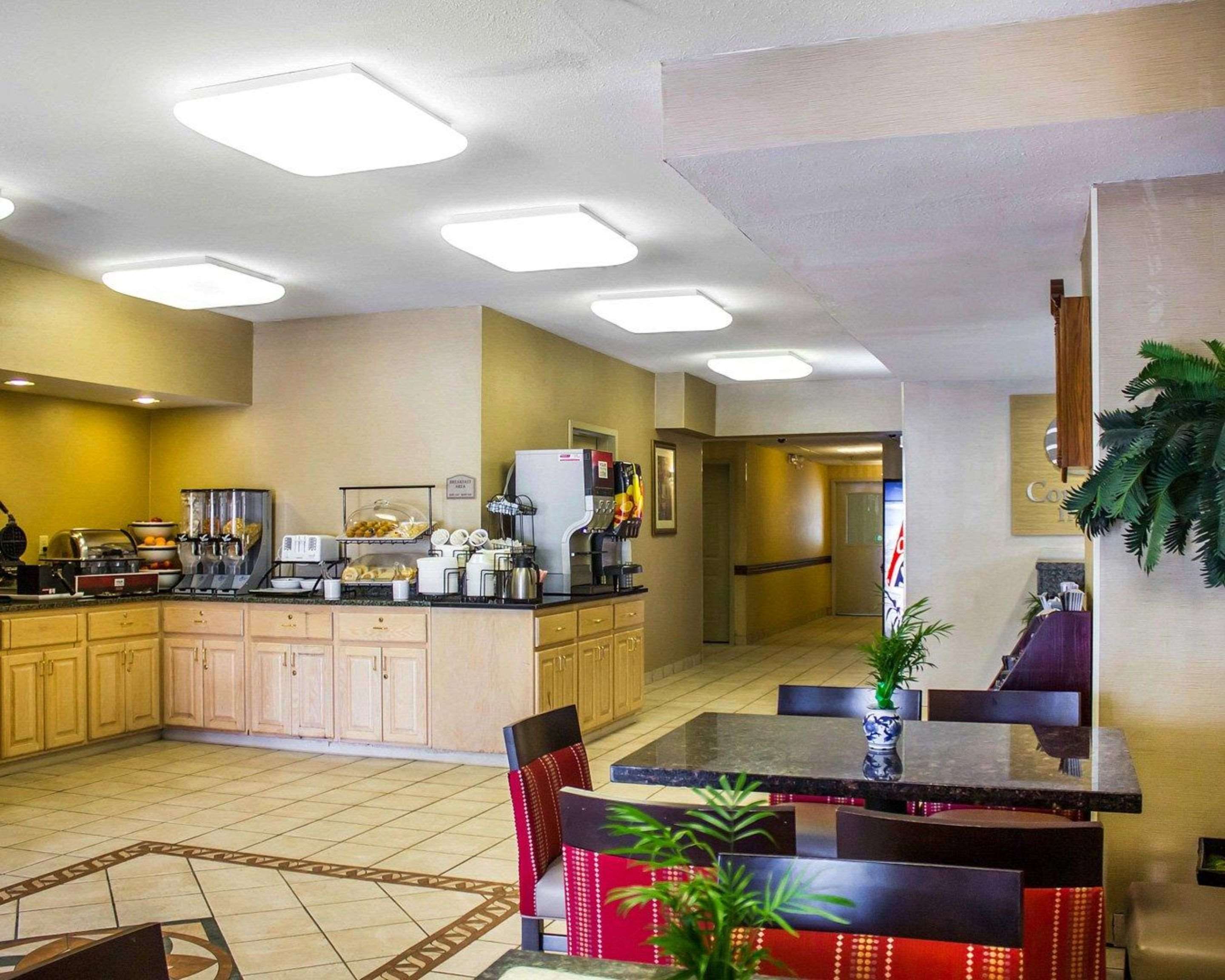 Breakfast area in the lobby