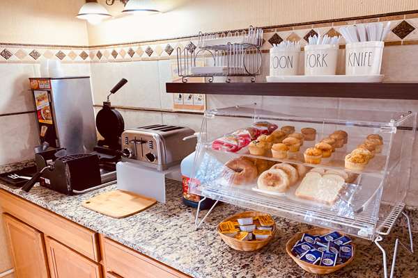 Amenities - Econo Lodge Inn & Suites Old Saybrook - I-95, Exit 66