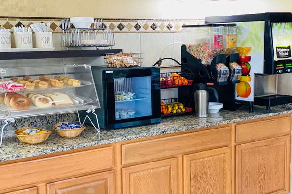 Amenities - Econo Lodge Inn & Suites Old Saybrook - I-95, Exit 66