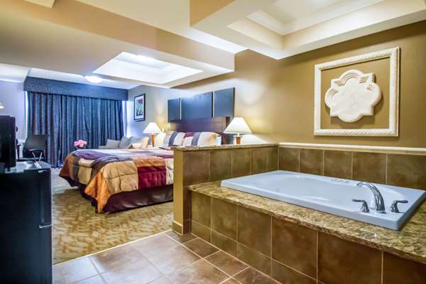 Suite - Econo Lodge Inn & Suites Old Saybrook - I-95, Exit 66