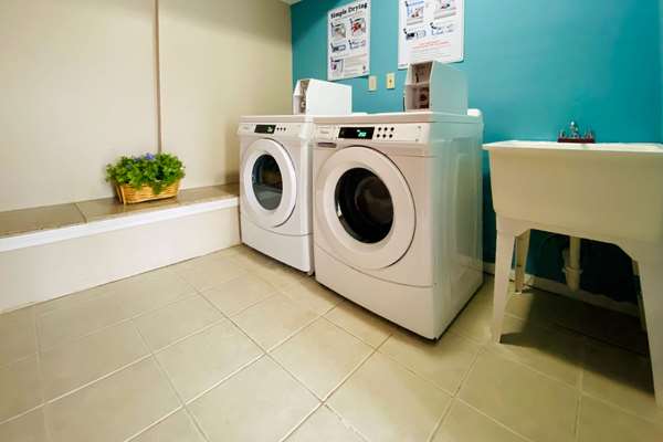 Amenities - Econo Lodge Inn & Suites Old Saybrook - I-95, Exit 66