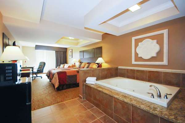 Suite - Econo Lodge Inn & Suites Old Saybrook - I-95, Exit 66