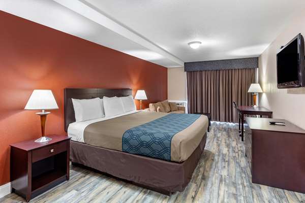 Suite - Econo Lodge Inn & Suites Old Saybrook - I-95, Exit 66