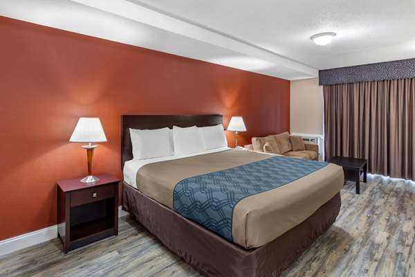 Suite - Econo Lodge Inn & Suites Old Saybrook - I-95, Exit 66