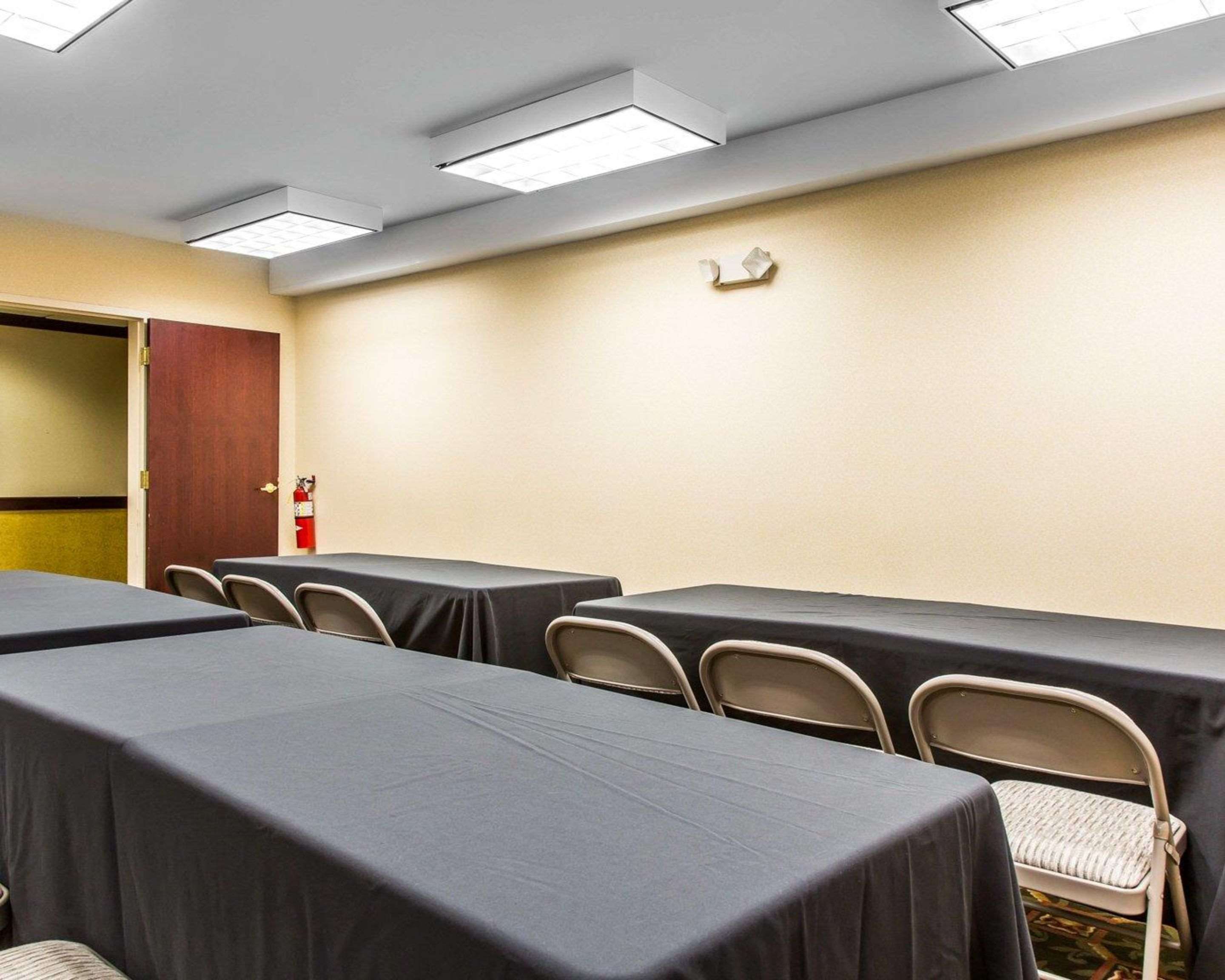 Meeting room with classroom-style setup