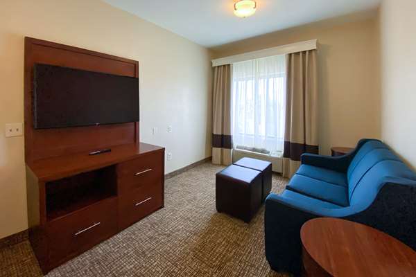 Suite - Comfort Inn East Windsor - I-91, Exit 45