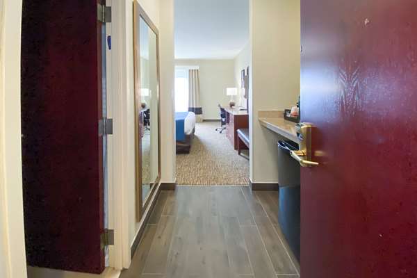  - Comfort Inn East Windsor - I-91, Exit 45