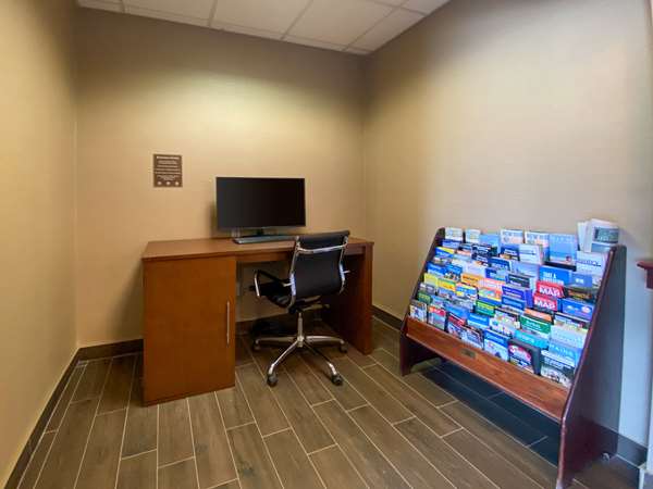 Conference Area - Comfort Inn East Windsor - I-91, Exit 45
