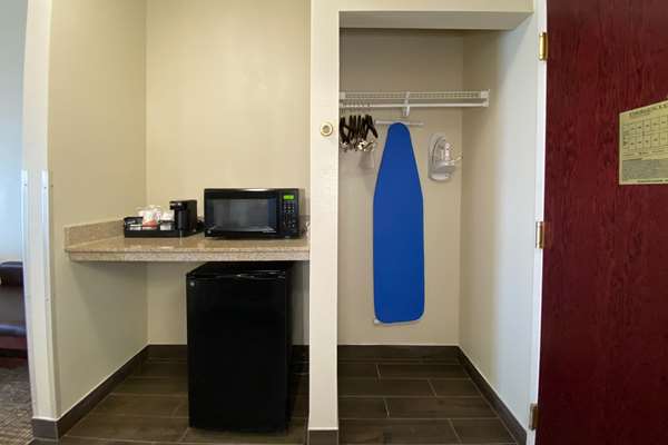  - Comfort Inn East Windsor - I-91, Exit 45