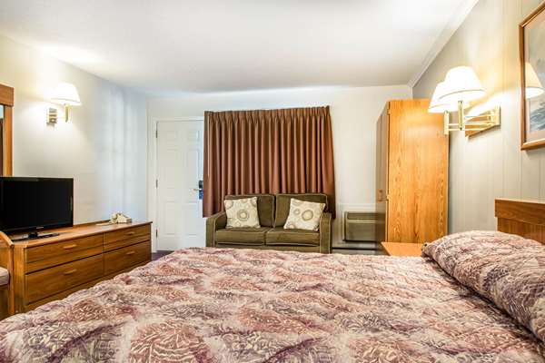  - Rodeway Inn Waterford - I-95, Exit 81