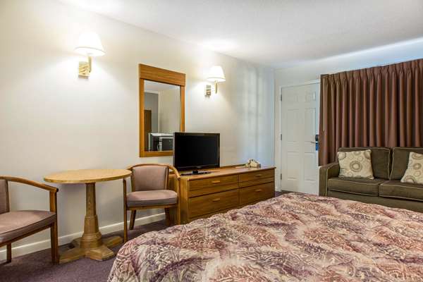  - Rodeway Inn Waterford - I-95, Exit 81