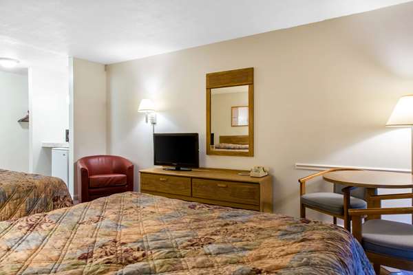 - Rodeway Inn Waterford - I-95, Exit 81