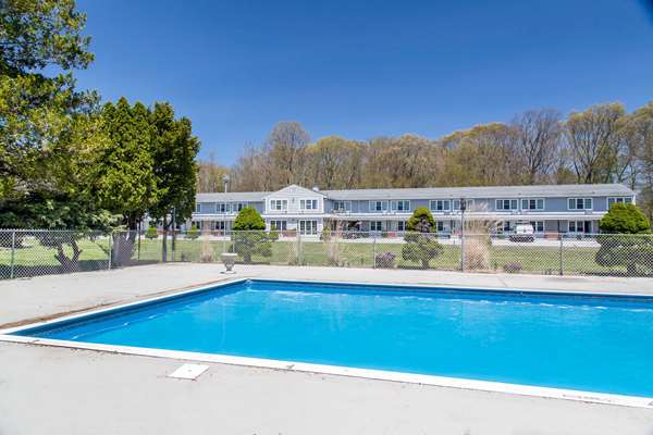 Pool - Rodeway Inn Waterford - I-95, Exit 81