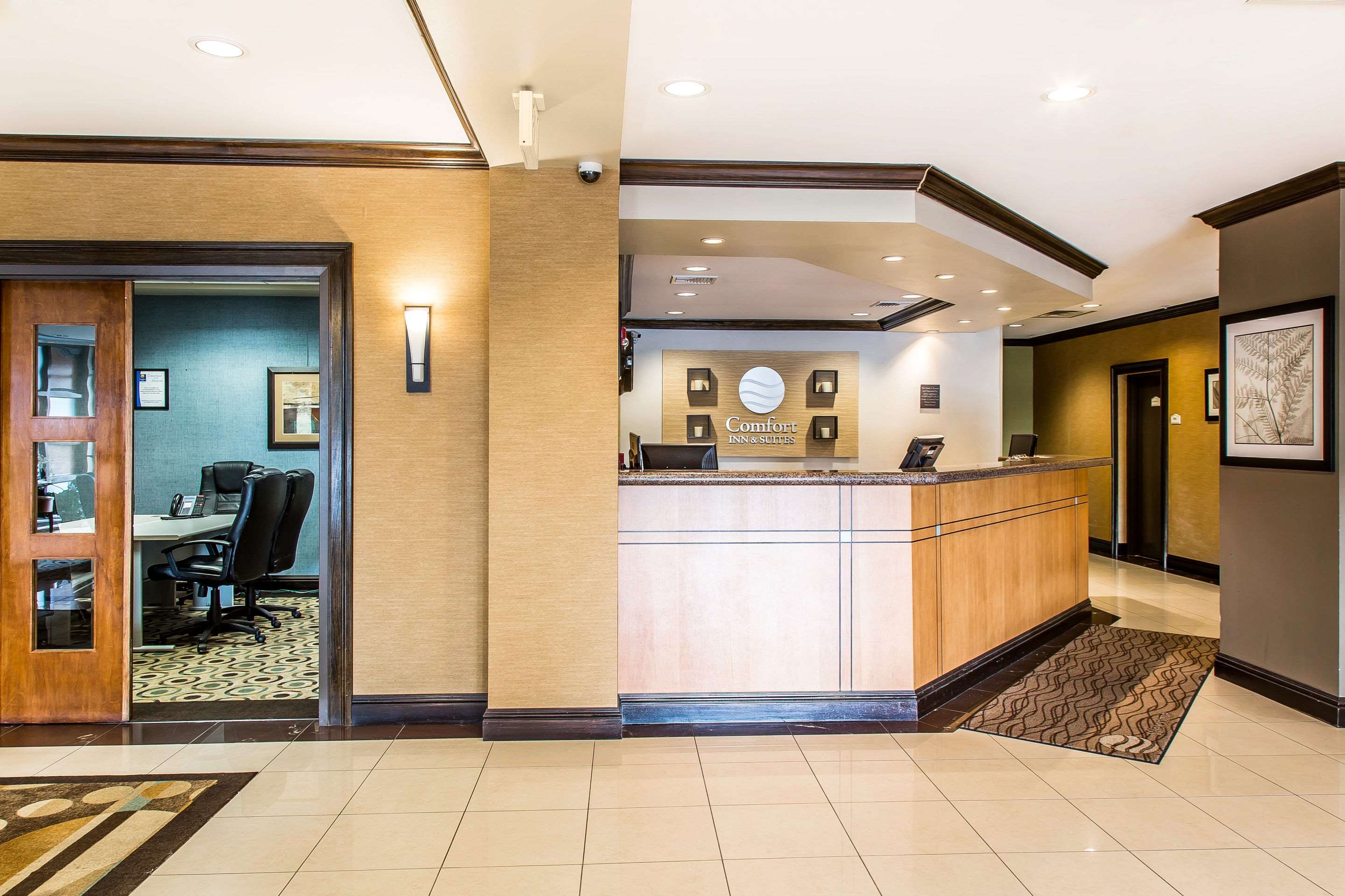 Hotel lobby | Comfort Inn & Suites