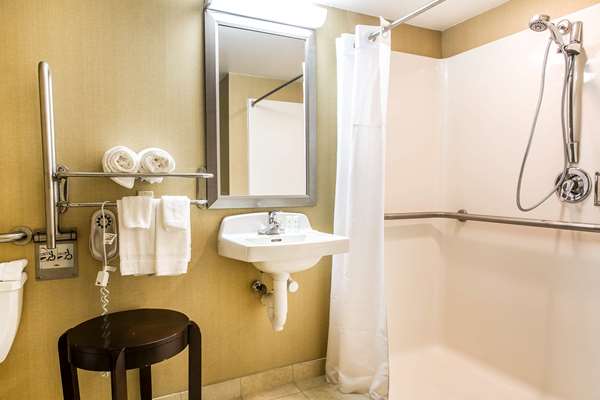  - Comfort Inn & Suites Meriden - I-91, Exit 16