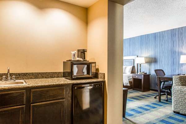  - Comfort Inn & Suites Meriden - I-91, Exit 16