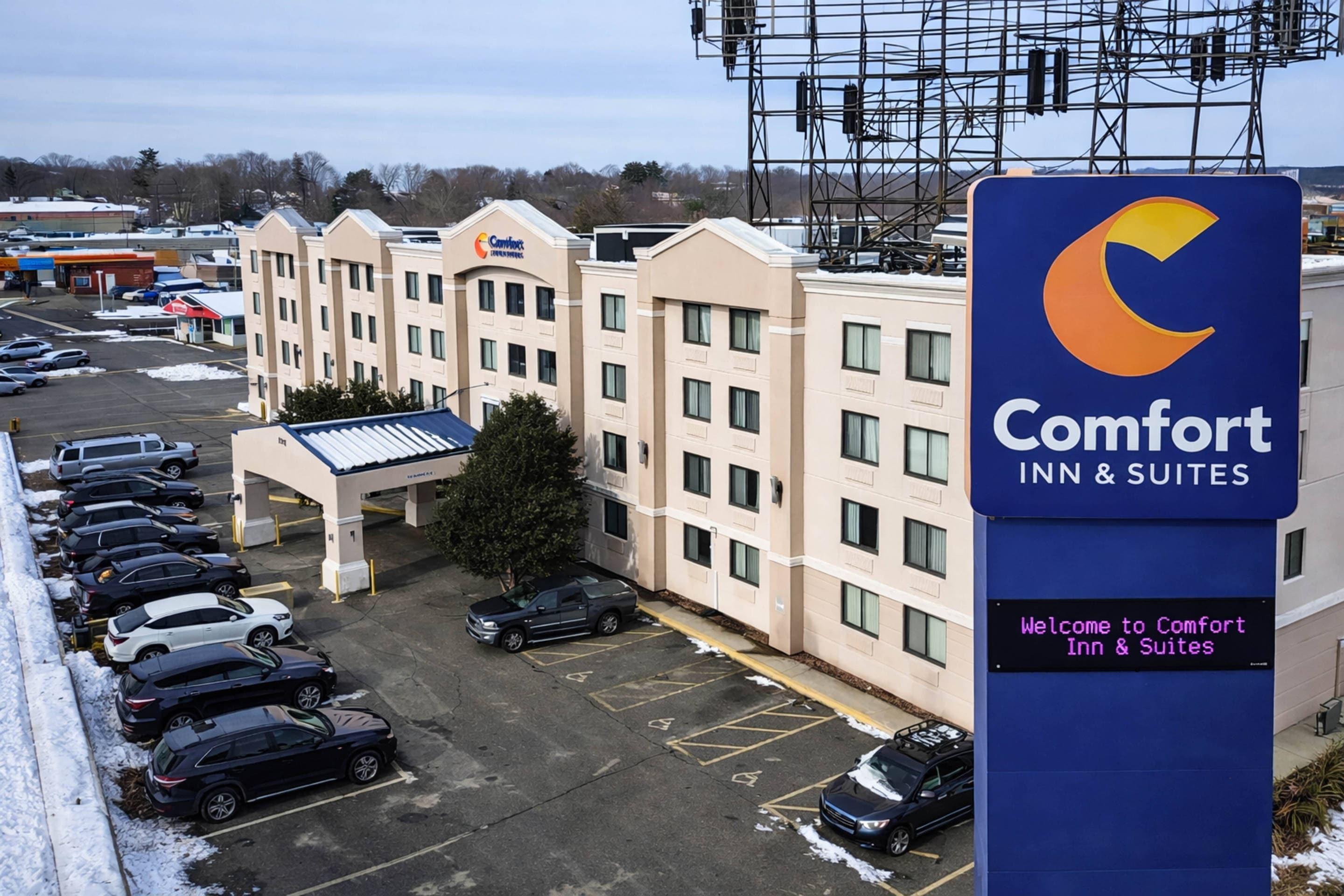 Hotel exterior | Comfort Inn & Suites