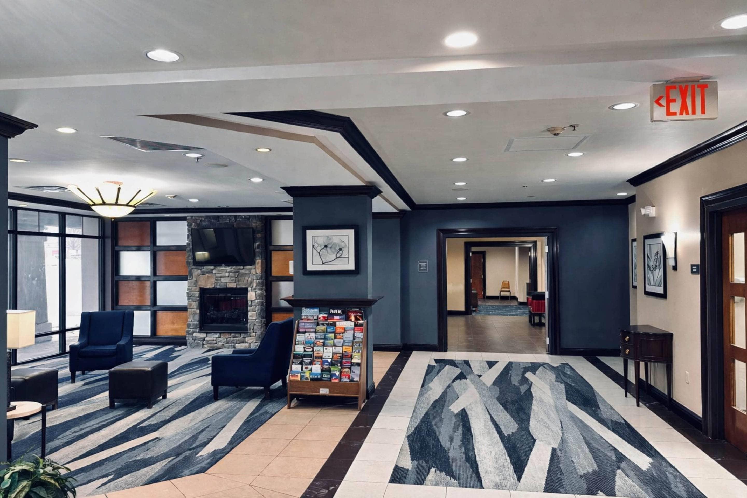 Lobby with sitting area | Comfort Inn & Suites