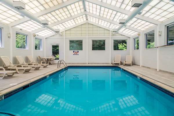 Pool - Quality Inn & Suites Danbury