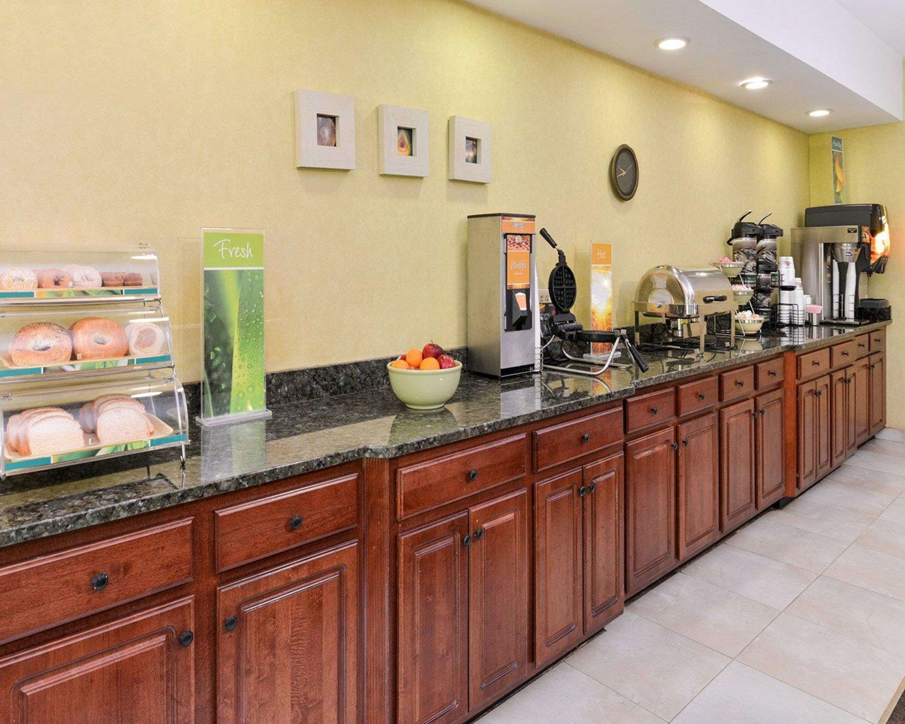 Breakfast counter