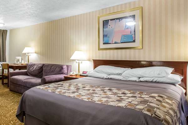  - Rodeway Inn Branford - I-95, Exit 56