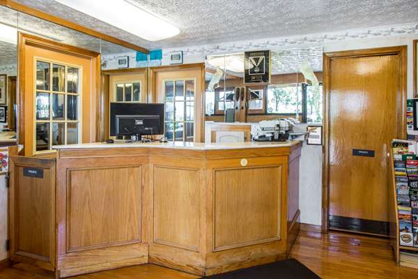  - Rodeway Inn Branford - I-95, Exit 56