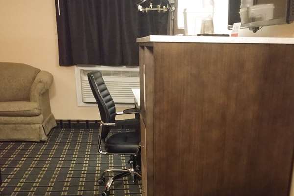  - Econo Lodge Milldale - I-84, Exit 28