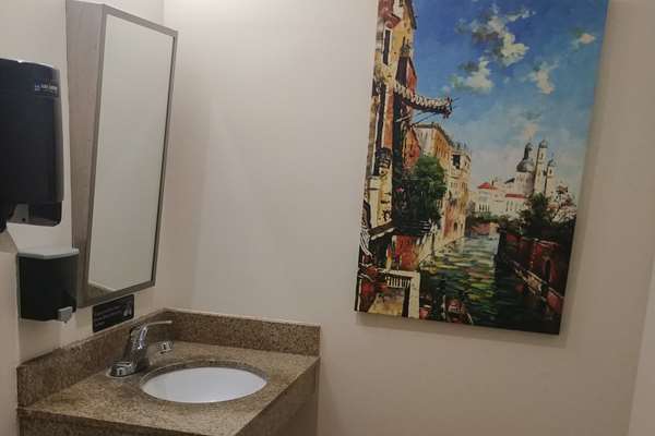  - Econo Lodge Milldale - I-84, Exit 28