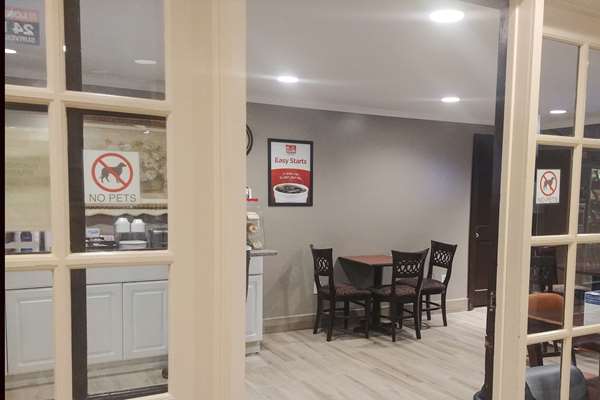 Amenities - Econo Lodge Milldale - I-84, Exit 28