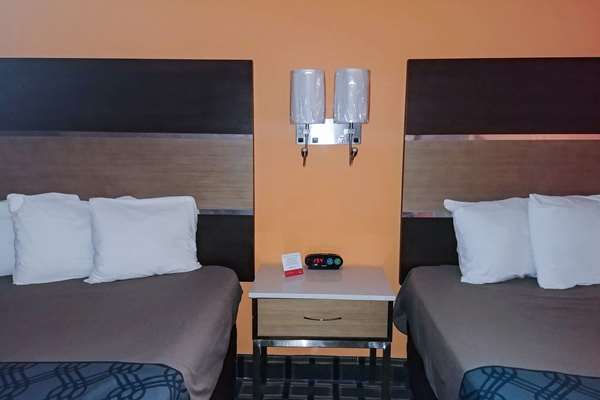  - Econo Lodge Milldale - I-84, Exit 28