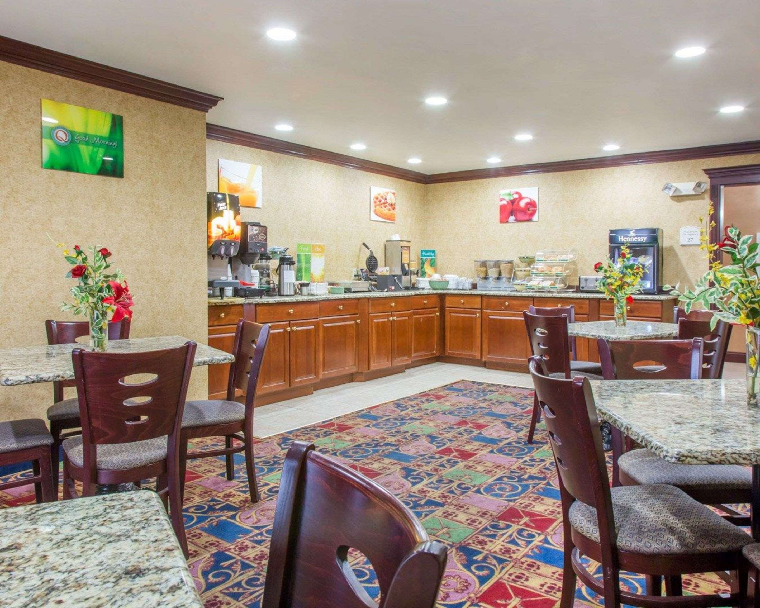 Breakfast room | Quality Inn & Suites