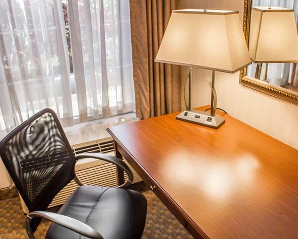  - Comfort Inn Wethersfield - I-91, Exit 24