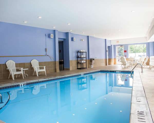 Pool - Comfort Inn Wethersfield - I-91, Exit 24