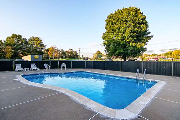 Pool - Quality Inn Plainfield