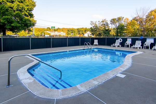 Pool - Quality Inn Plainfield