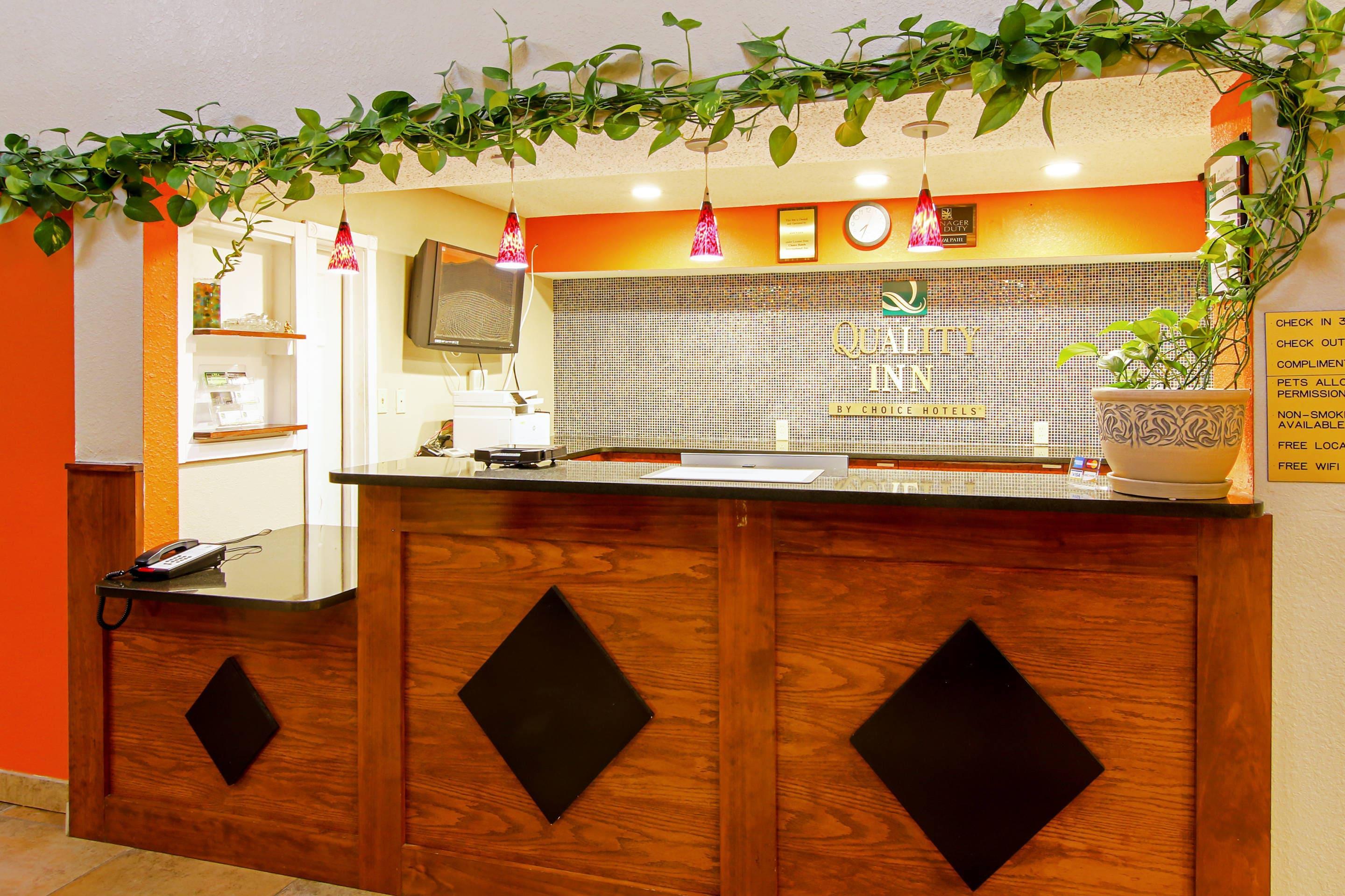 Front desk with friendly staff | Quality Inn Plainfield I-395