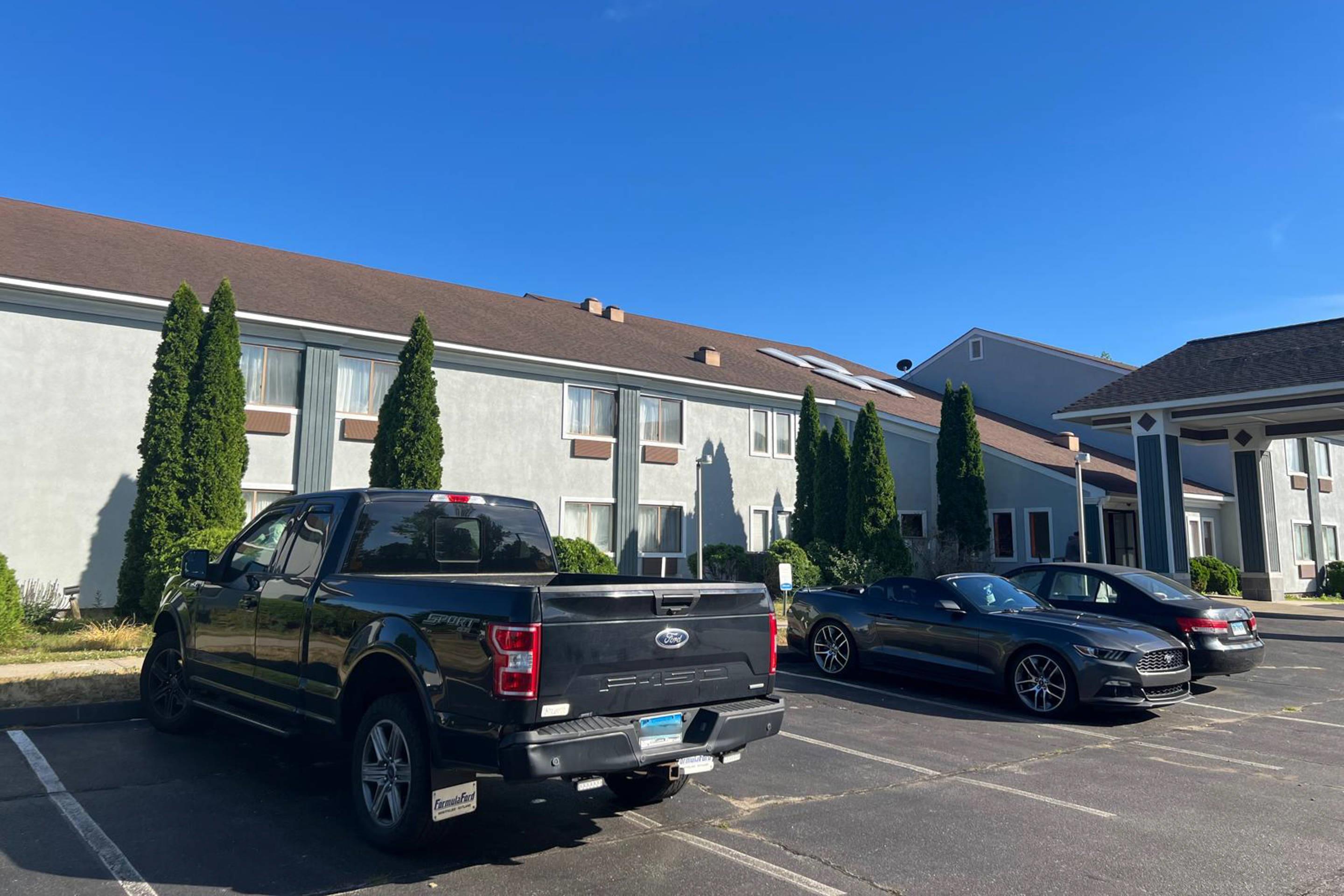 Parking area | Quality Inn Plainfield I-395