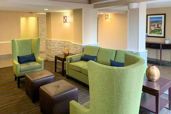  - Comfort Inn & Suites East Hartford - I-84, Exit 58
