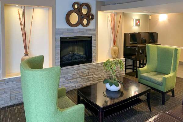  - Comfort Inn & Suites East Hartford - I-84, Exit 58