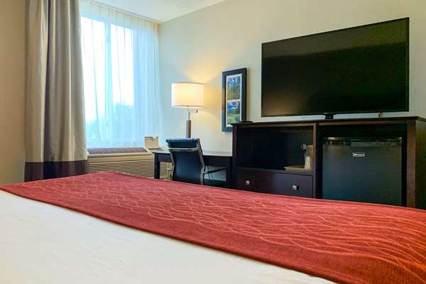  - Comfort Inn & Suites East Hartford - I-84, Exit 58