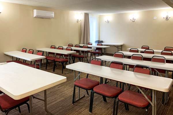  - Comfort Inn & Suites East Hartford - I-84, Exit 58