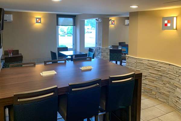 Amenities - Comfort Inn & Suites East Hartford - I-84, Exit 58