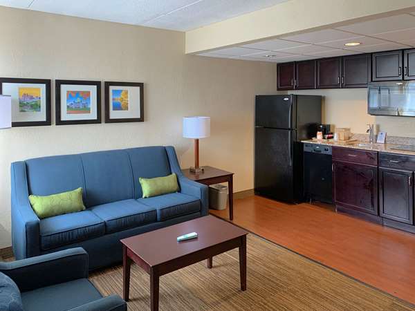 Suite - Comfort Inn & Suites East Hartford - I-84, Exit 58