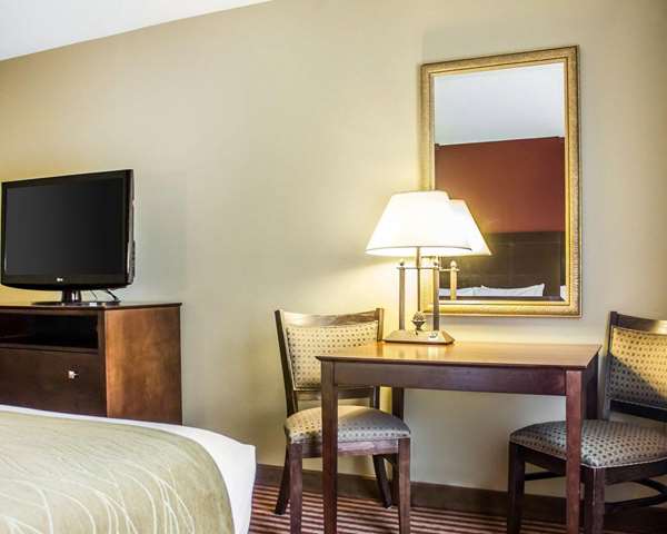 - Comfort Inn & Suites Dayville - I-395, Exit 43