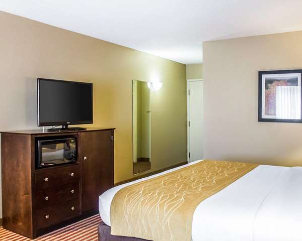  - Comfort Inn & Suites Dayville - I-395, Exit 43