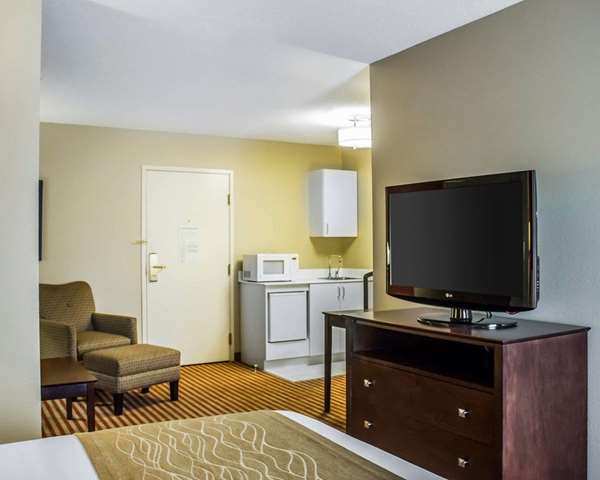 Suite - Comfort Inn & Suites Dayville - I-395, Exit 43