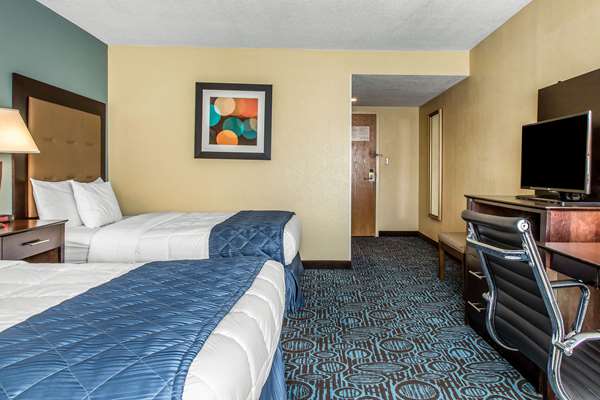  - Clarion Inn New London - I-95, Exits 82A & 83