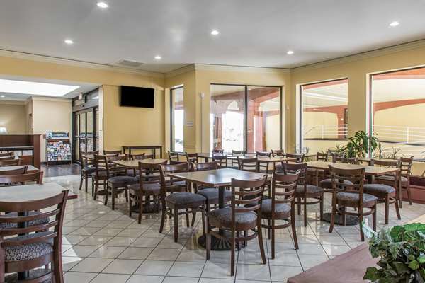 Amenities - Clarion Inn New London - I-95, Exits 82A & 83